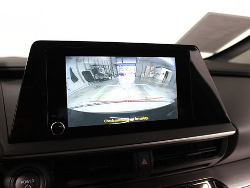 Used 2024 Toyota Prius LE image 21