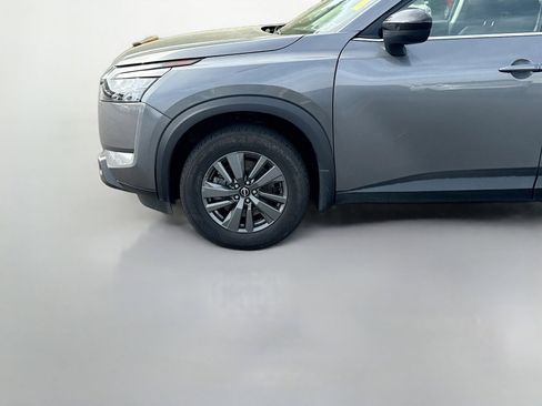 Used 2024 Nissan Pathfinder S image 24