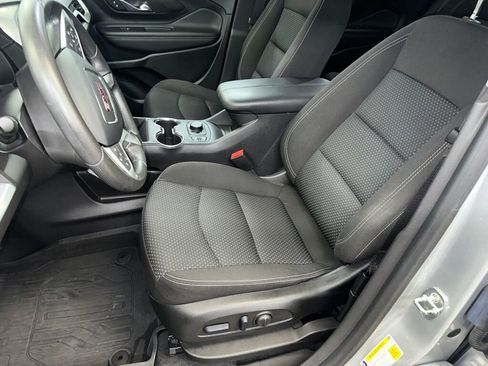 Certified 2022 GMC Terrain SLE w/ Driver Convenience Package image 2