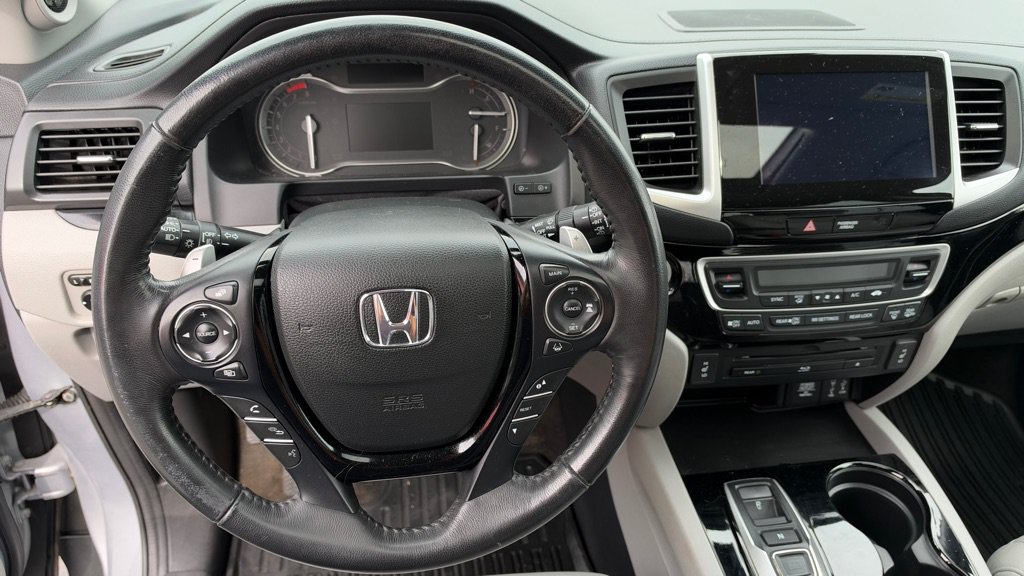 Used 2018 Honda Pilot Touring image 10