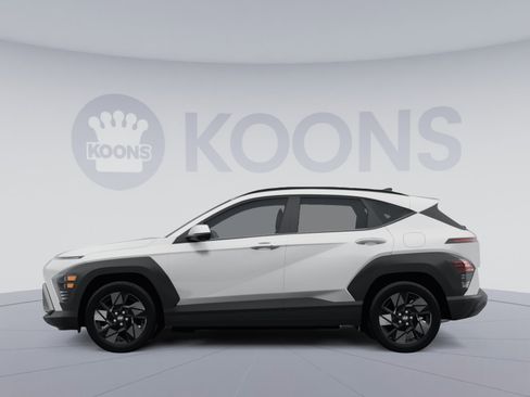 Used 2025 Hyundai Kona SEL FWD image 2