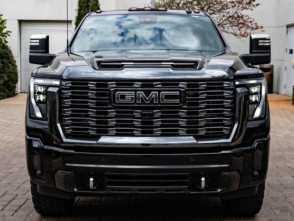 Used 2024 GMC Sierra 2500 Denali Ultimate w/ Max Trailering Package AWD/4WD image 2