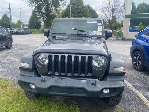 Used 2022 Jeep Wrangler Sport AWD/4WD image 2