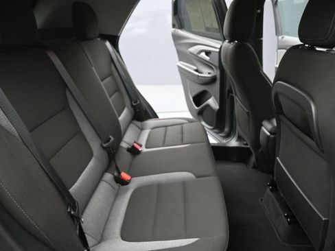 Used 2025 Chevrolet TrailBlazer LT FWD image 16