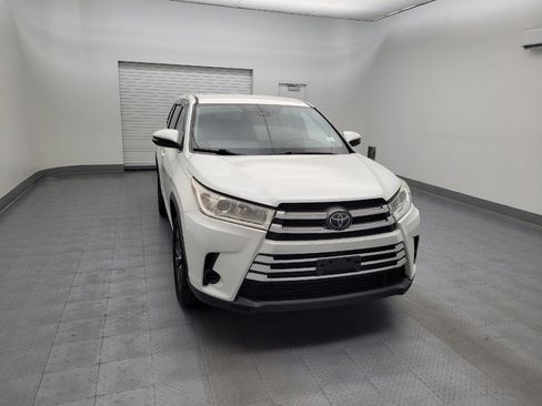Used 2018 Toyota Highlander LE FWD image 14