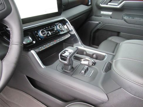 Used 2025 GMC Sierra 1500 Denali w/ Denali Reserve Package AWD/4WD image 15