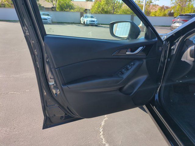 Used 2016 MAZDA MAZDA3 i Touring FWD image 14