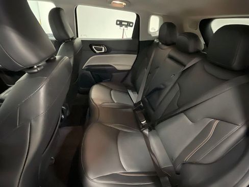 Used 2022 Jeep Compass Limited image 21