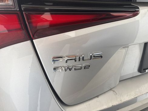 Used 2022 Toyota Prius LE AWD/4WD image 6