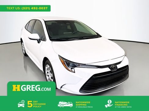 Used 2025 Toyota Corolla LE FWD image 1
