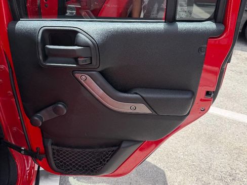 Used 2014 Jeep Wrangler Unlimited Sport w/ Connectivity Group AWD/4WD image 20