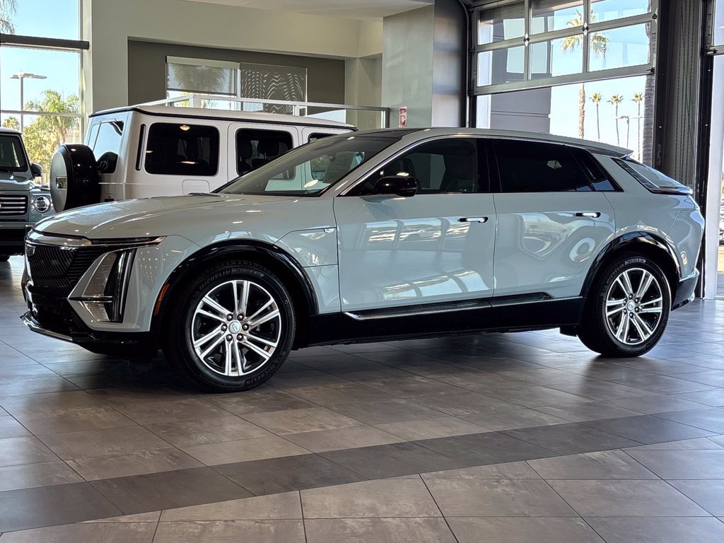 Used 2024 Cadillac Lyriq Tech RWD image 16