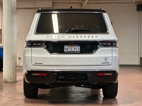 Certified 2023 Jeep Grand Wagoneer Series III image 4