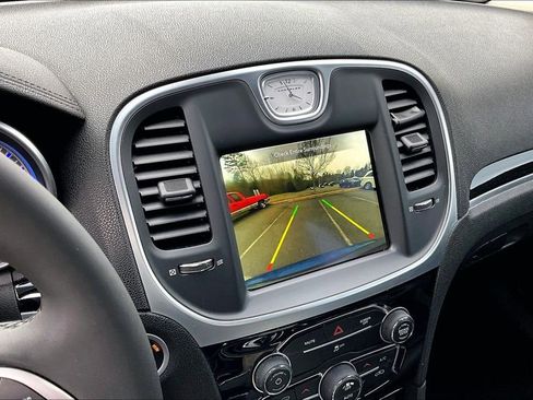 Used 2023 Chrysler 300 Touring w/ Sport Appearance Package image 10