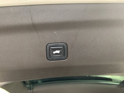 Used 2021 GMC Yukon Denali w/ Denali Ultimate Package RWD image 39