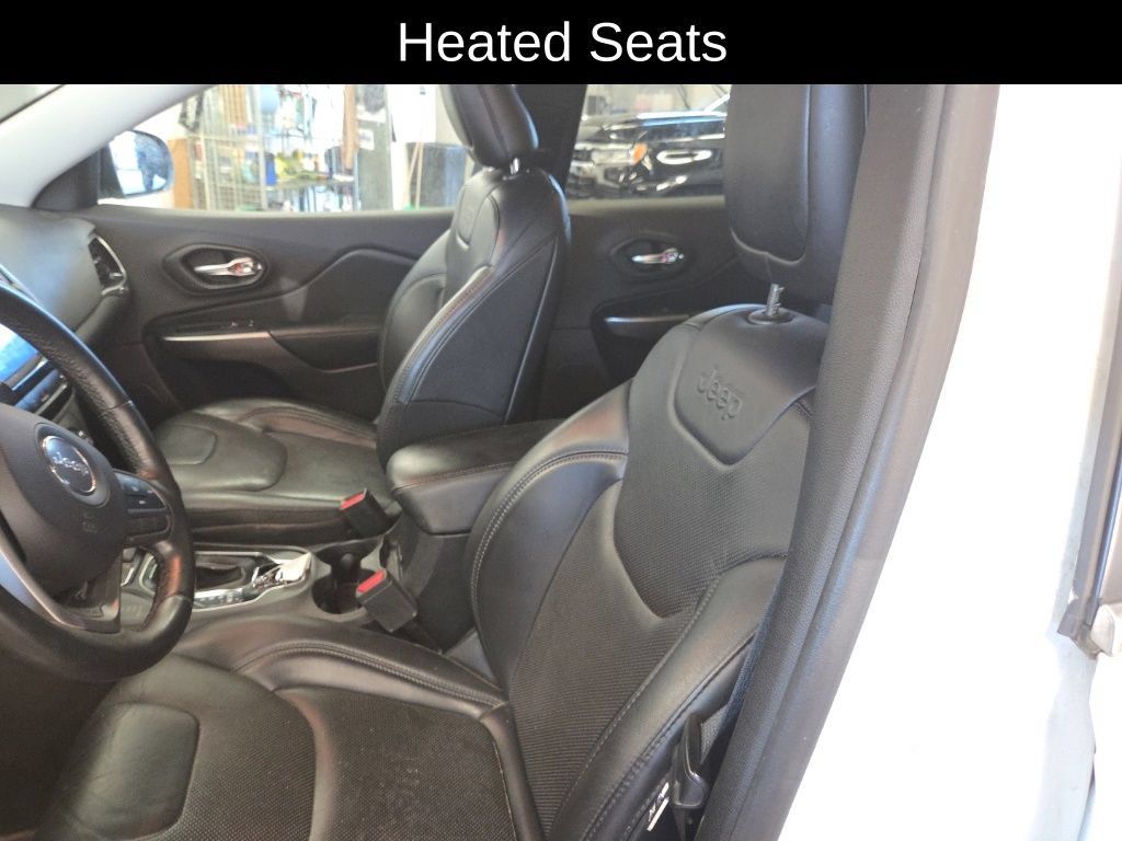 Used 2019 Jeep Cherokee Limited AWD/4WD image 7