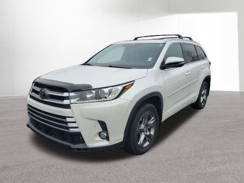 Used 2018 Toyota Highlander Limited Platinum image 12