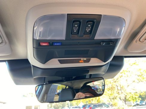 Certified 2025 Subaru Crosstrek 2.5i Limited w/ Crosstrek Mirror Package image 17