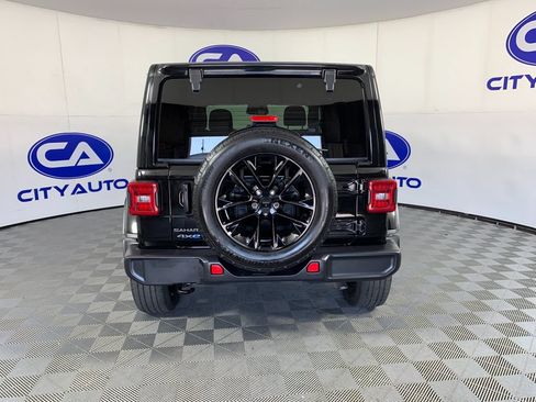 Used 2025 Jeep Wrangler Unlimited Sahara AWD/4WD image 4