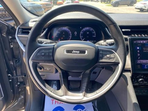 Certified 2022 Jeep Grand Cherokee L Limited AWD/4WD image 13