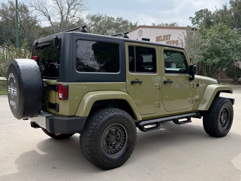 Used 2013 Jeep Wrangler Unlimited Sahara w/ Connectivity Group image 15