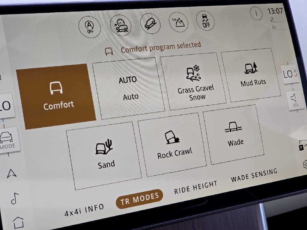 New 2026 Land Rover Range Rover SE AWD/4WD image 38