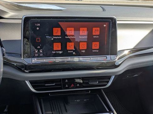 New 2026 Volkswagen Atlas Peak Edition image 12