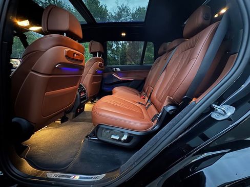 Used 2024 BMW X7 xDrive40i w/ Executive Package AWD/4WD image 16