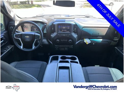 Used 2022 Chevrolet Silverado 2500 Custom w/ Custom Value Package AWD/4WD image 16