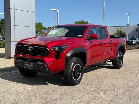 Used 2024 Toyota Tacoma TRD Off-Road AWD/4WD image 7