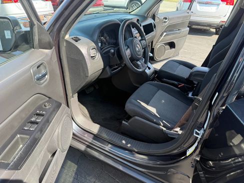 Used 2014 Jeep Patriot Sport w/ Power Value Group image 10