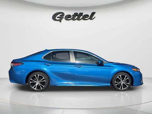 Used 2020 Toyota Camry SE FWD image 4