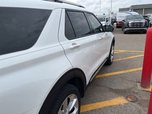 Used 2022 Ford Explorer Platinum w/ Equipment Group 601A image 16