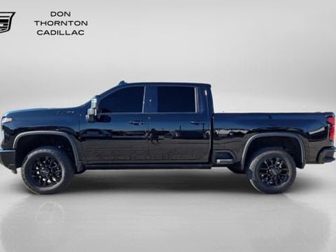 Used 2025 Chevrolet Silverado 2500 LTZ w/ LTZ Plus Package AWD/4WD image 2
