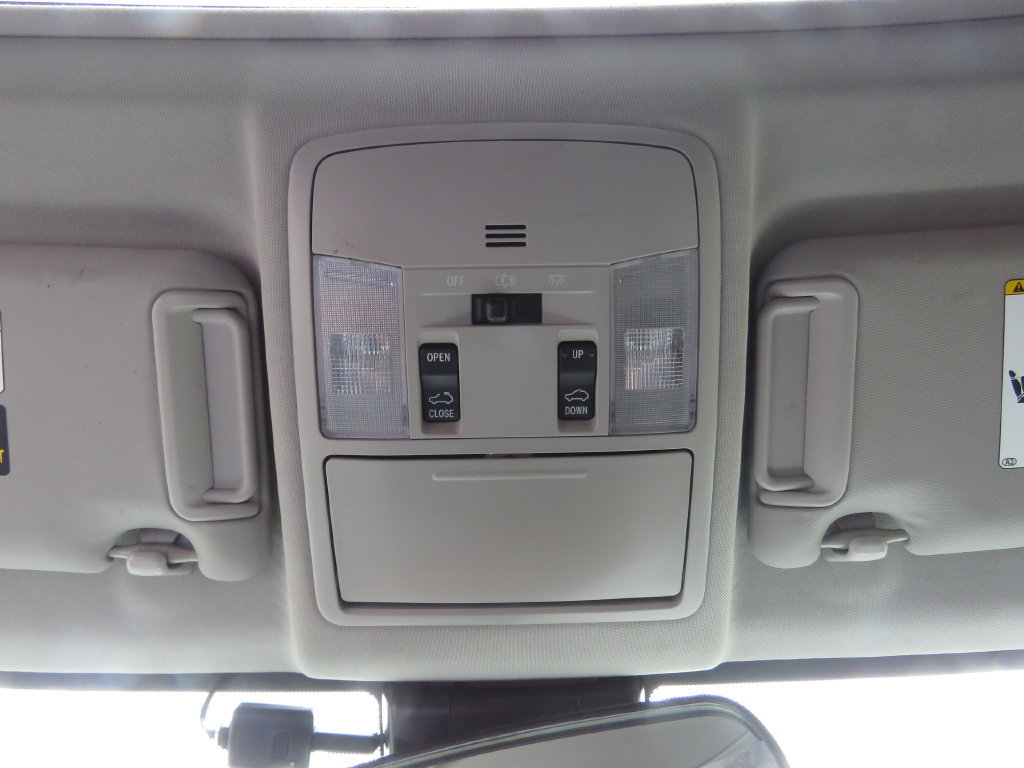 Used 2017 Toyota RAV4 XLE w/ Carpet Mat Package AWD/4WD image 26