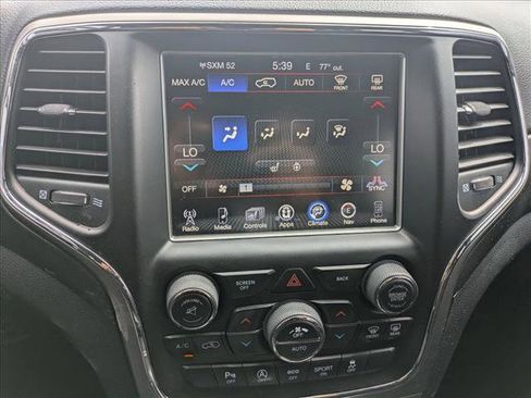 Used 2017 Jeep Grand Cherokee Altitude image 14