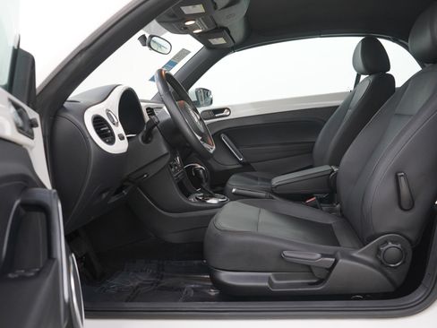 Used 2013 Volkswagen Beetle 2.5 image 16