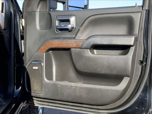 Used 2018 GMC Sierra 2500 Denali w/ Duramax Plus Package image 22