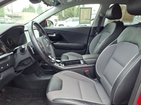 Certified 2022 Kia Niro EX FWD image 9