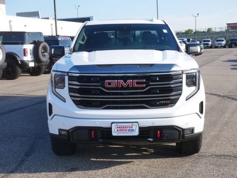Used 2022 GMC Sierra 1500 AT4 w/ AT4 Premium Package AWD/4WD image 2