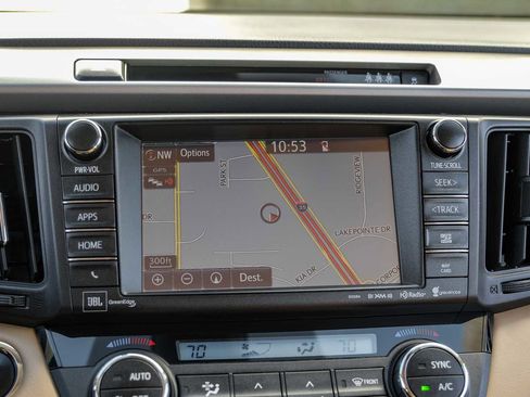 Used 2018 Toyota RAV4 Limited image 22