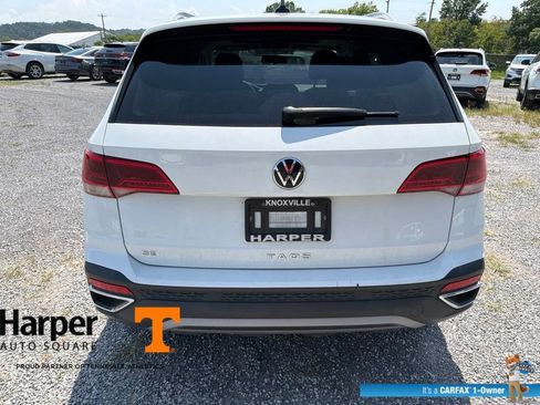 Used 2022 Volkswagen Taos SE FWD image 4