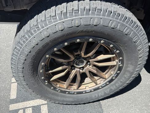 Used 2017 Ford F150 Raptor w/ Equipment Group 802A Luxury AWD/4WD image 6