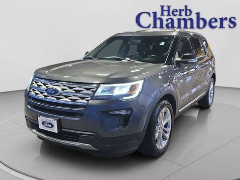 Certified 2018 Ford Explorer XLT w/ Equipment Group 202A AWD/4WD image 4