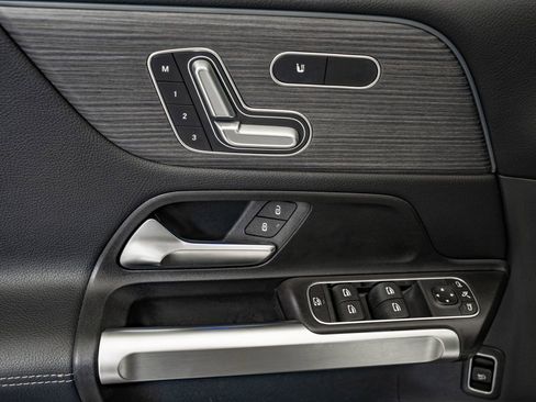 Certified 2024 Mercedes-Benz GLB 250 4MATIC image 24