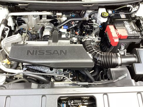 Used 2024 Nissan Rogue S FWD image 32