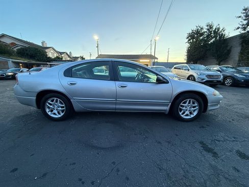 Used 2002 Dodge Intrepid SE image 4