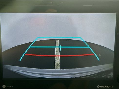 Used 2020 Toyota Highlander L image 22