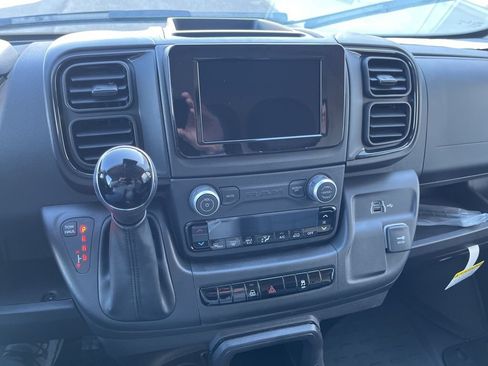 New 2025 RAM ProMaster 2500 w/ Convenience Group FWD image 15