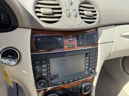 Used 2007 Mercedes-Benz CLK 350 Cabriolet image 24